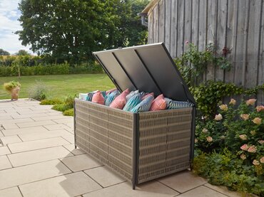 Storage, Parasols & Accessories