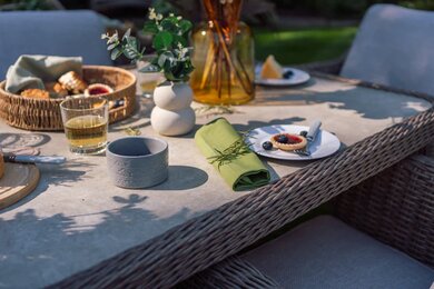 Chilham 6 Seat Dining Set - image 2