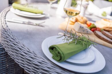 Chilham 6 Seat Dining Set - image 5