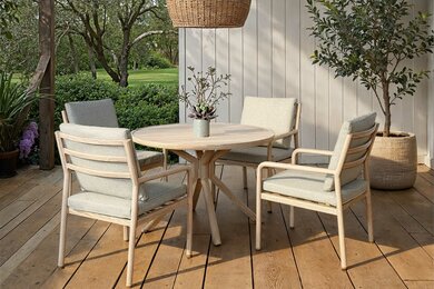 Kalahari 4 Seat Round Dining Set