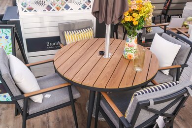 Kensington 4 Seat Dining Set - image 2