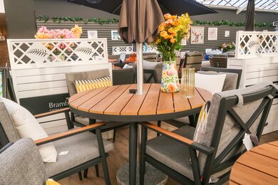 Kensington 4 Seat Dining Set - image 5