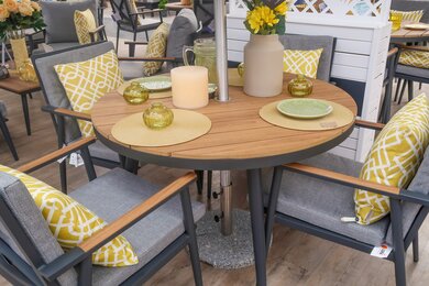 Kensington 4 Seat Dining Set - image 3