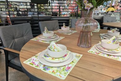 Kensington 6 Seat Dining Set - image 4
