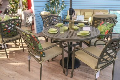 Oakley 4 Seat Round Dining Set - image 2