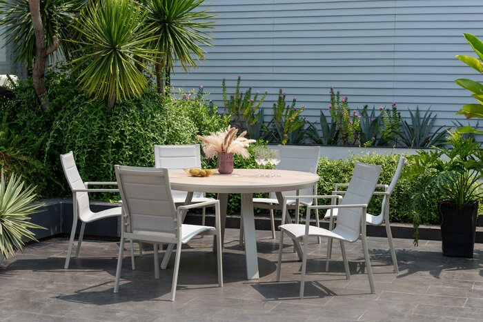 Urbanite 6 Seat Dining Set - image 1
