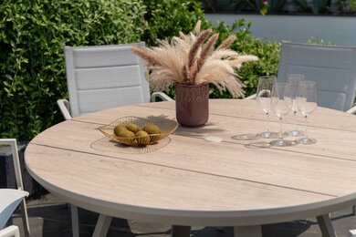 Urbanite 6 Seat Dining Set - image 3