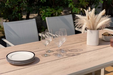 Urbanite 8 Seat Dining Set - image 3