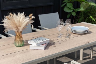 Urbanite 8 Seat Dining Set - image 5